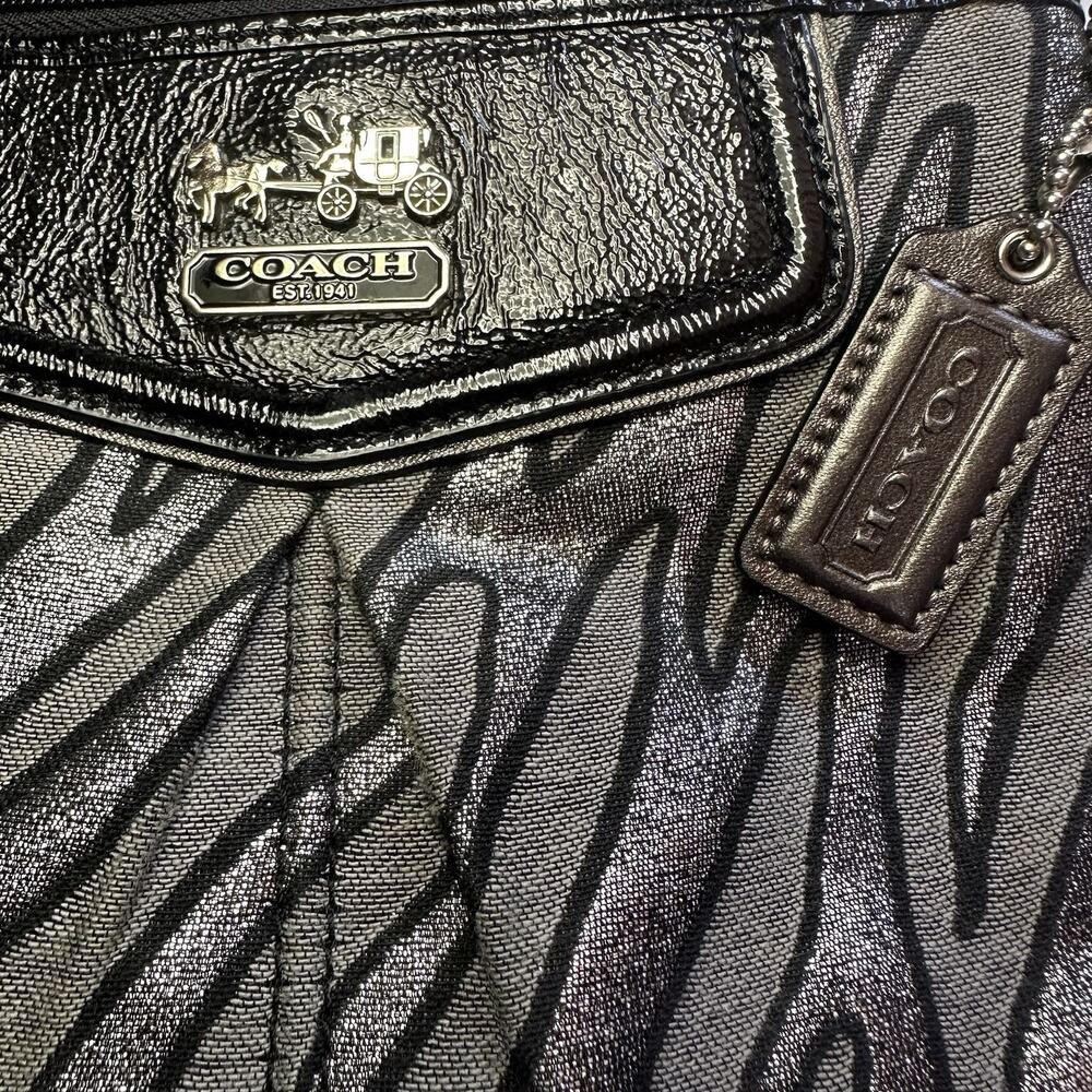 Coach crossbody bag Canvas zebra Black Silver Gray patent trim leather - Picture 4 of 13